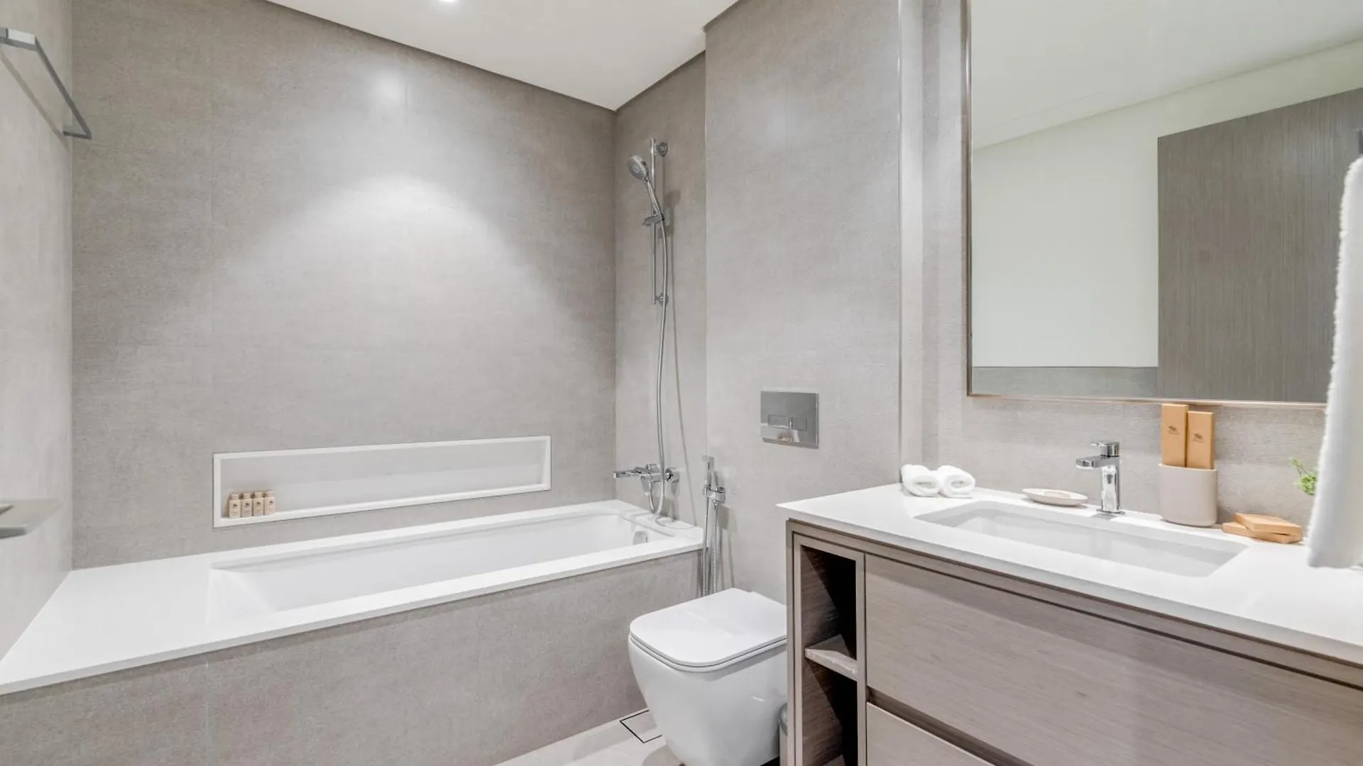 Grande Signature Residence - 2Br Modern Luxury Dubai United Arab Emirates