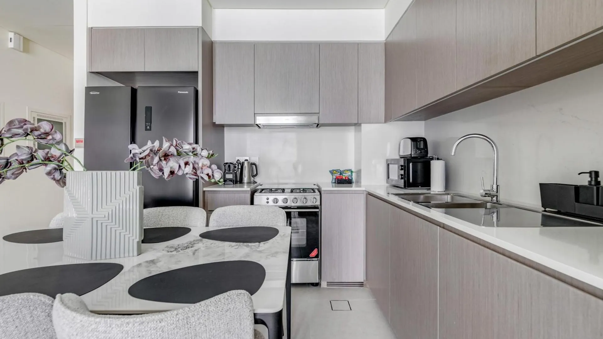 Apartment Grande Signature Residence - 2Br Modern Luxury Dubai