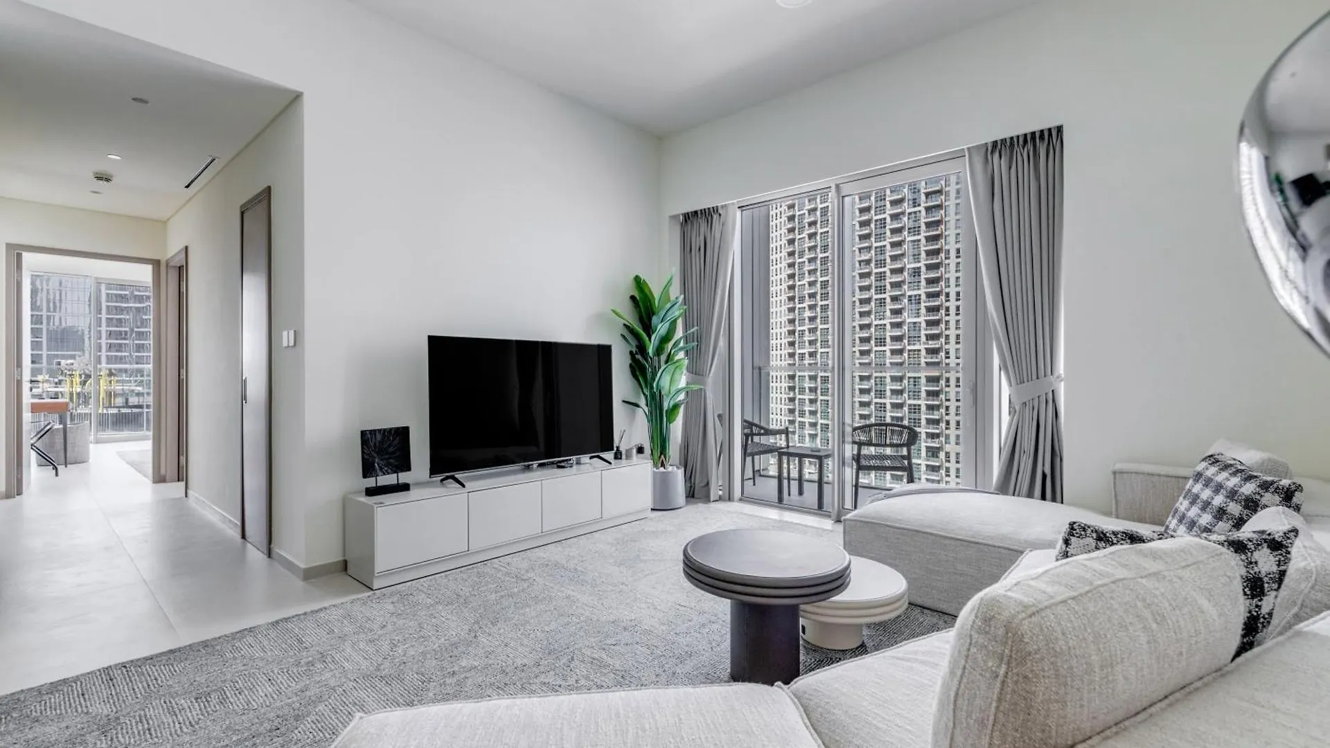 Grande Signature Residence - 2Br Modern Luxury Dubai